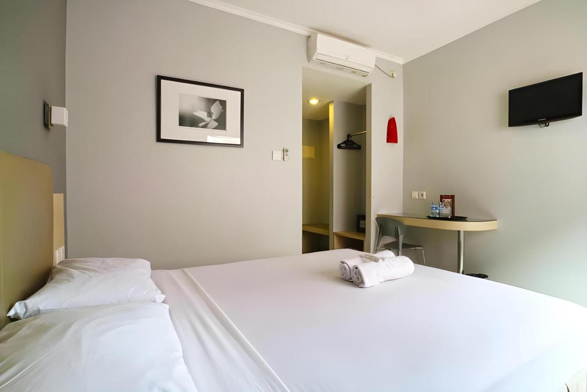 Collection O Hotel Antara Jakarta Exteriör bild